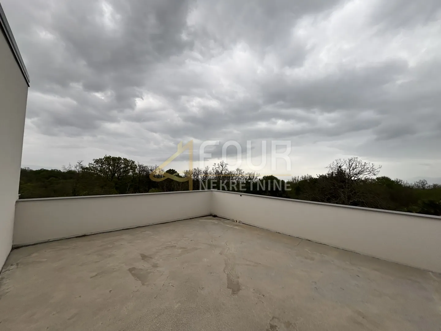 kastav, 3s+db - višeetažni, 120m2, krovna terasa, okućnica - slika 3