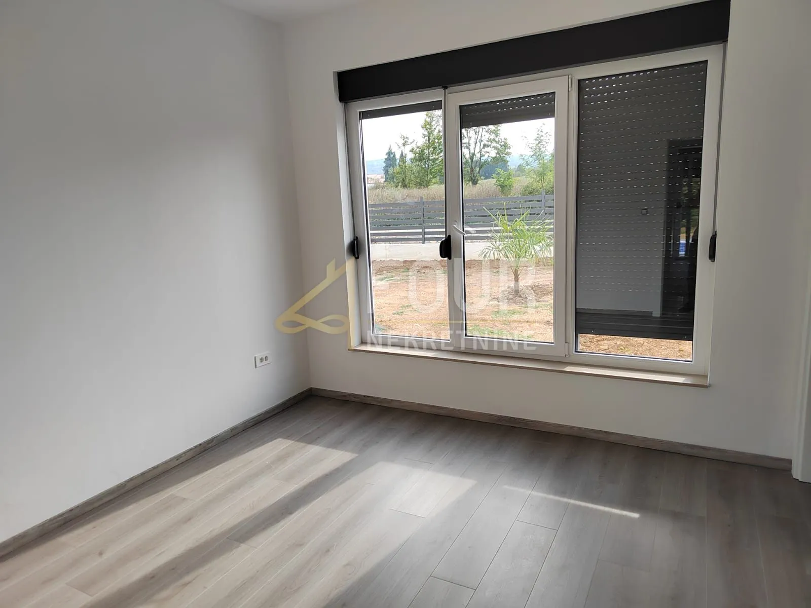 istra, kršan, samostojeća kuća s bazenom - slika 13
