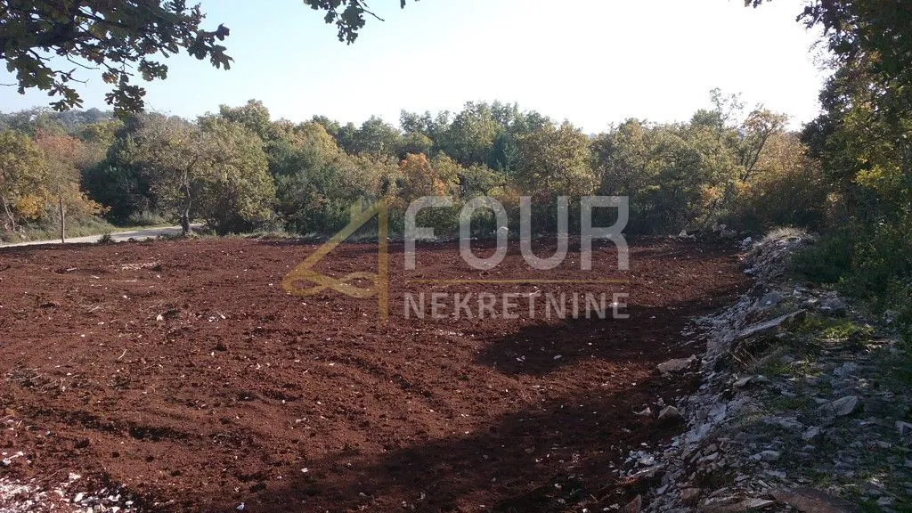 Istra, Rovinj, poljoprivredno zemljište 1.240m2