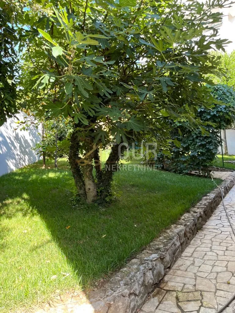 selce, kvalitetna kuća s 3 stana, 200m od mora - slika 33