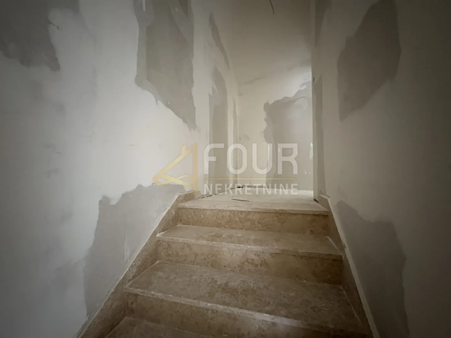 istra, fažana, novogradnja, 138.81m2, stan s galerijom, lođa - slika 13