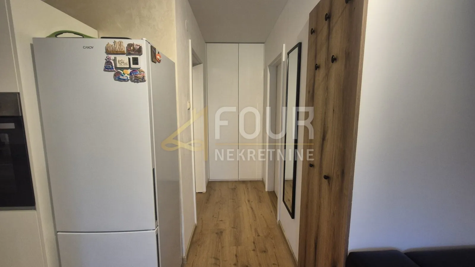klana, etaža - u naravi 140m2 2 stana - slika 14