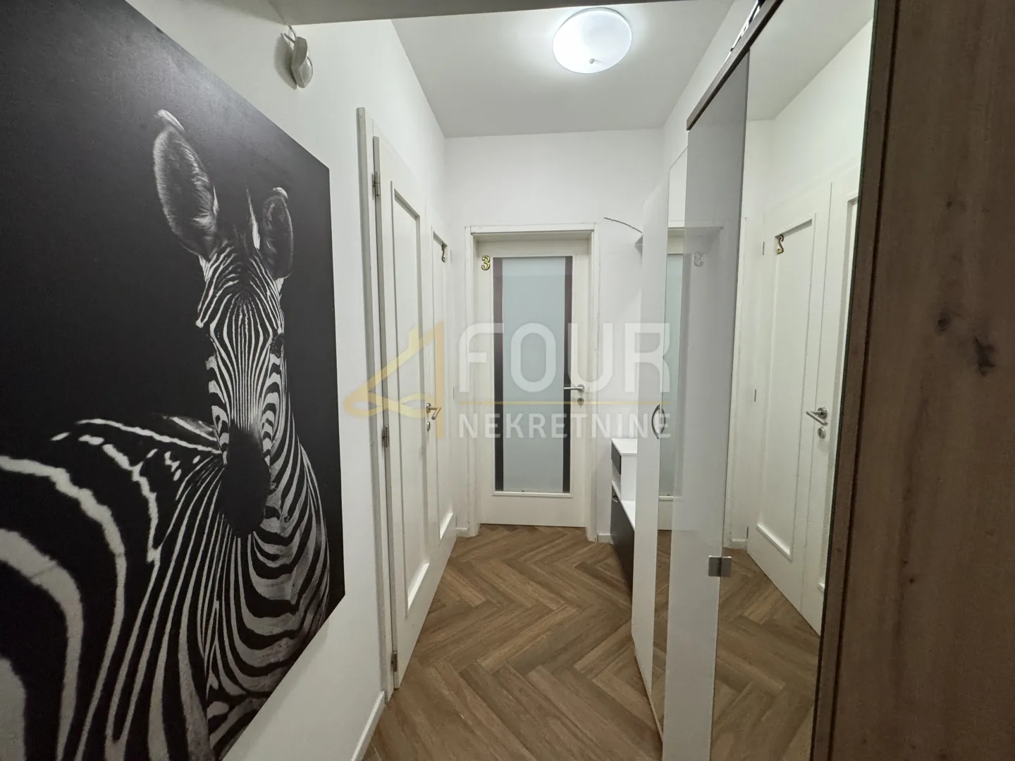 istra, pula - centar, 95.47m2 u naravi 3 apartmana - slika 12