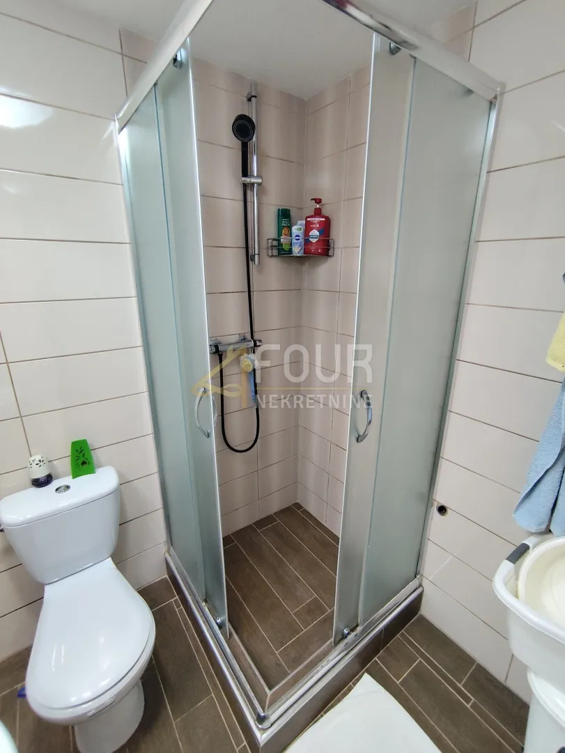 istra, medulin, 2 apartmana, okućnica, pogled na more - slika 19