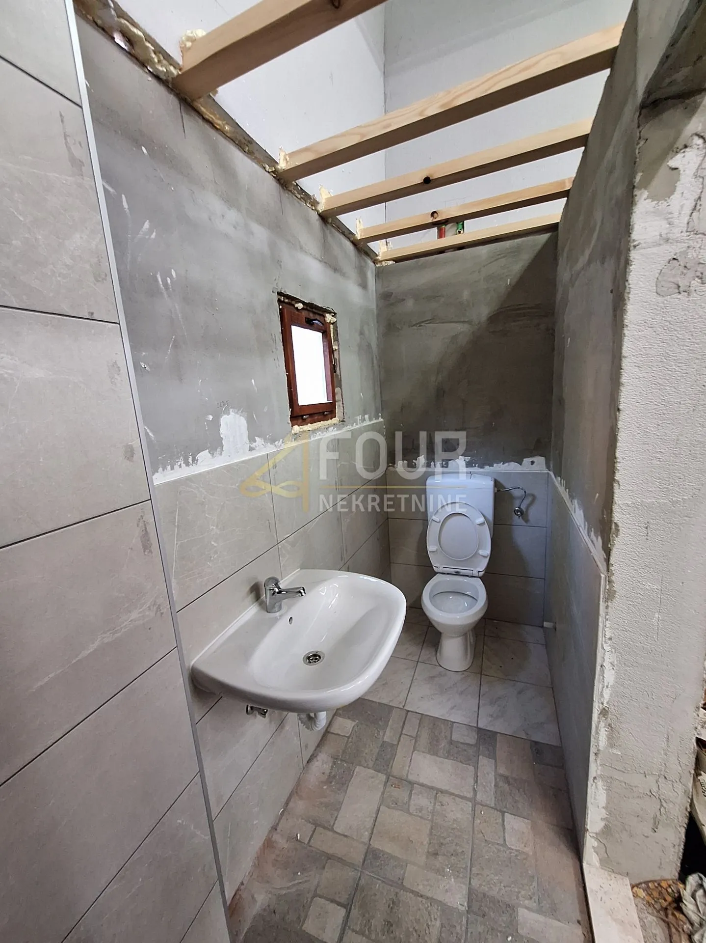 opatija, pobri, poslovni objekt 256m2 na parceli 1.116m2 - slika 9