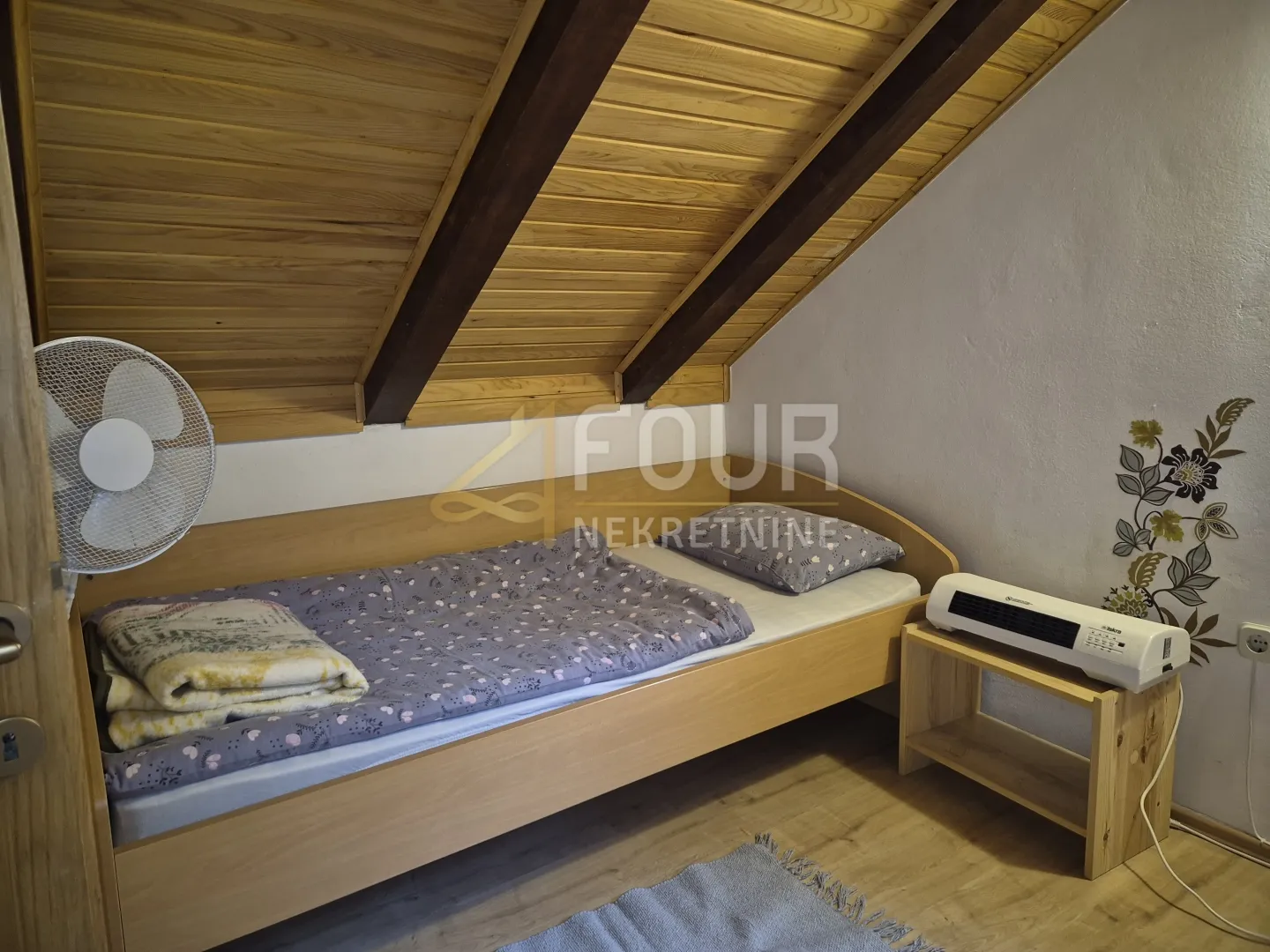 gorski kotar, okolica delnica, dvije kuće - slika 13