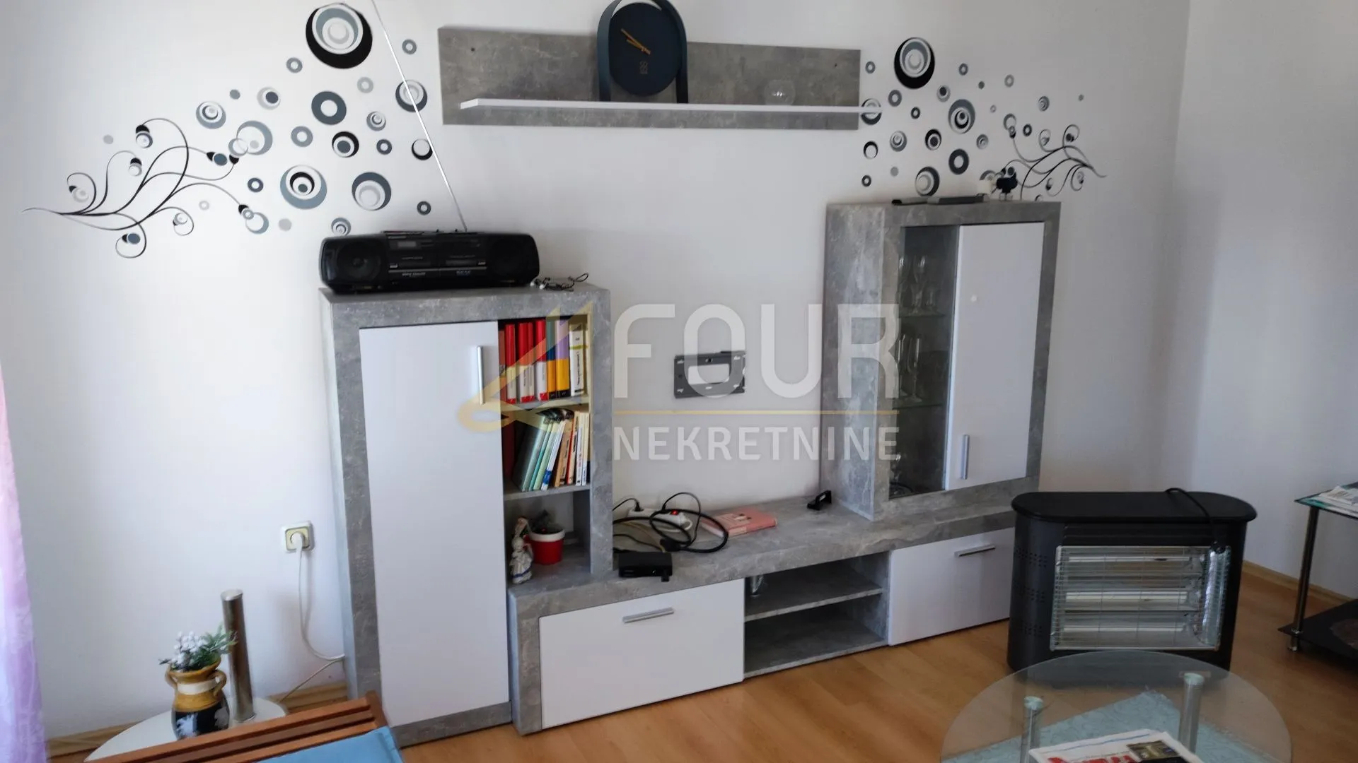 jadranovo, samostojeća kuća s 3 apartmana - slika 3