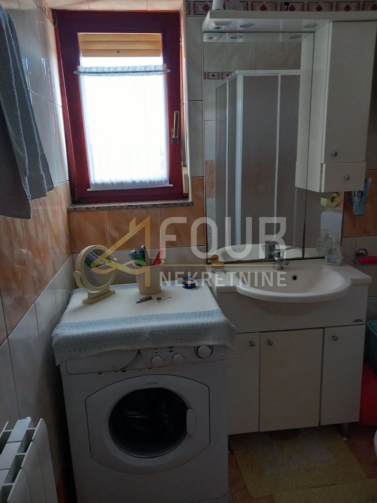 istra, pula, kuća s garažom, dodatnim apartmanom i dvorištem - slika 38
