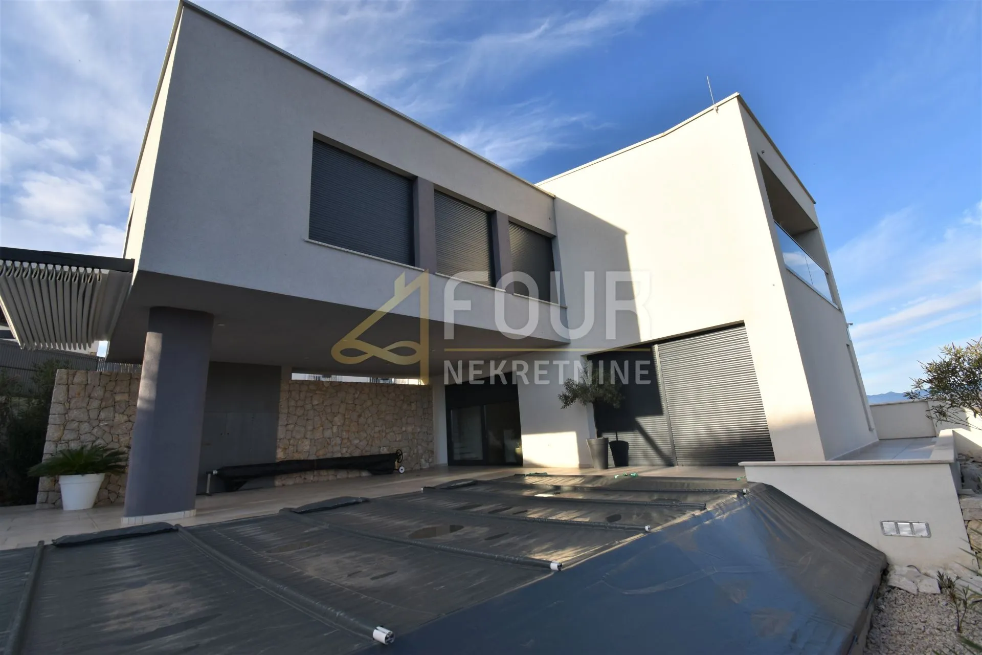 otok krk, luksuzna vila s bazenom - slika 28