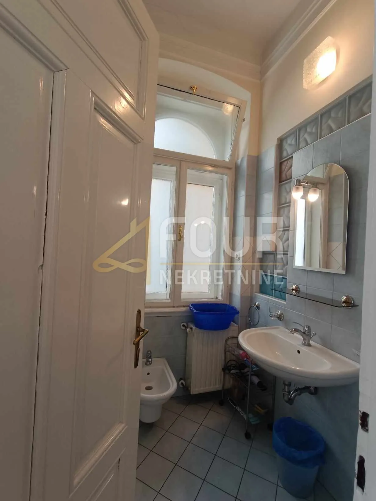 opatija, 120.46m2, u naravi dva stana, 3 balkona - slika 11
