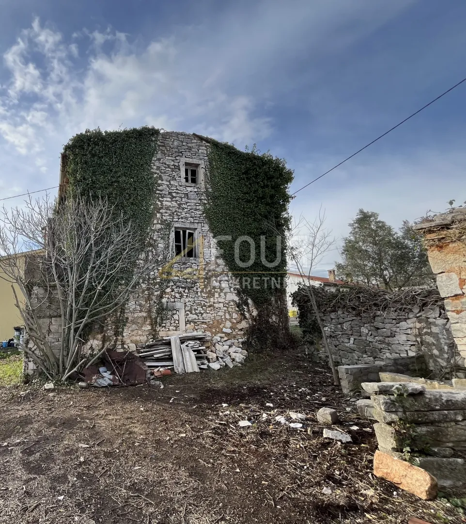 istra, svetvinčenat - okolica, ruševna kuća u nizu - slika 2