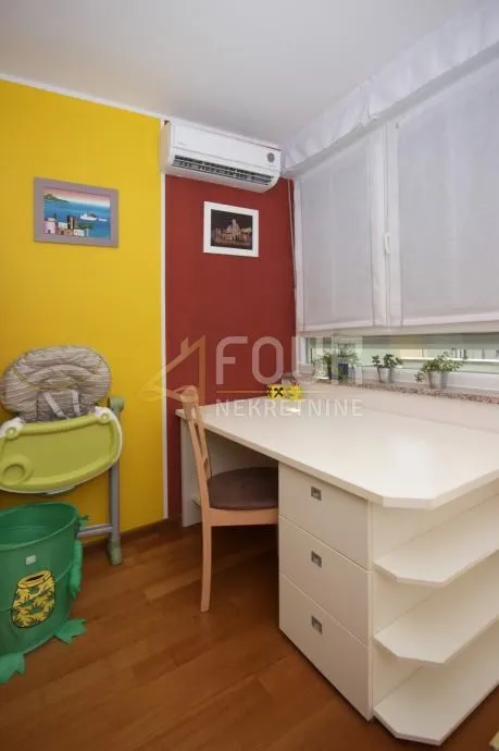 istra, pula, 61.85m2, uređen stan s dvije lođe - slika 12