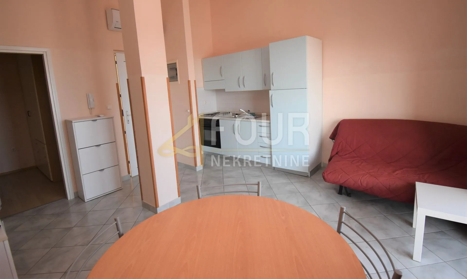 medulin - premantura - vila s 13 apartmana - slika 3