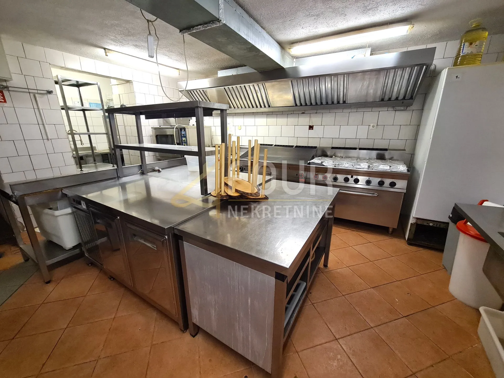 otok cres, grad cres, 152m2 - prostor ugostiteljske namjene - slika 6