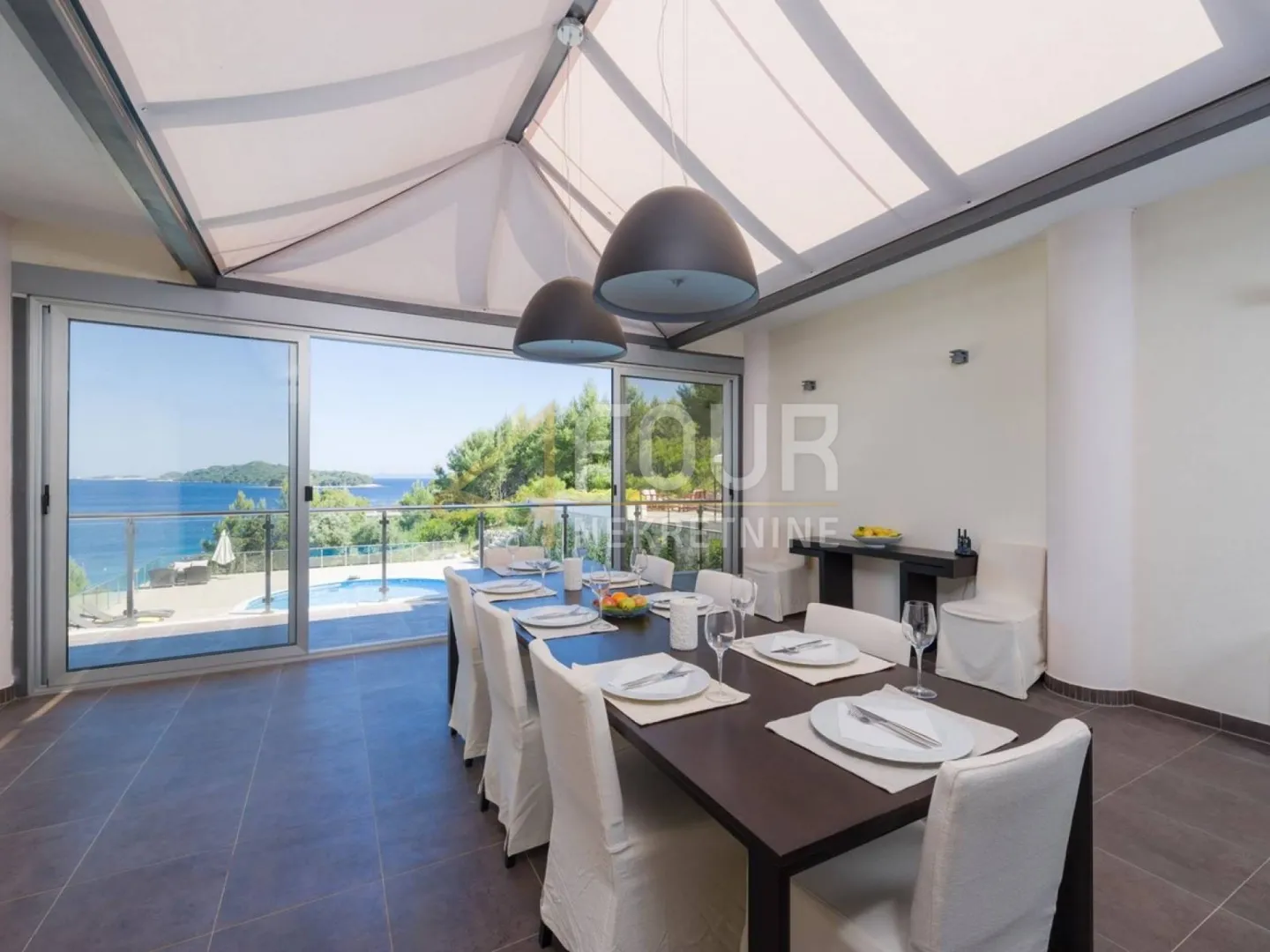 otok korčula, vila s bazenom - prvi red do mora ! - slika 12