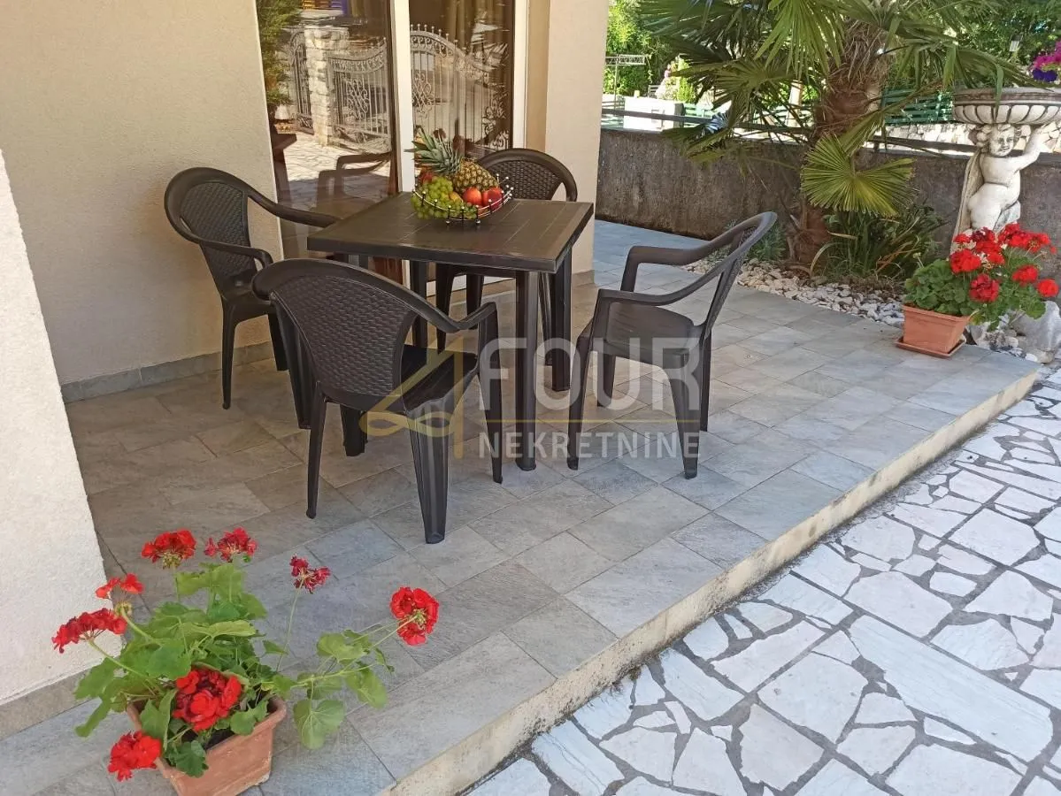 otok krk, malinska, kuća s 4 stana, bungalov, uređna okućnica, blizina mora - slika 5