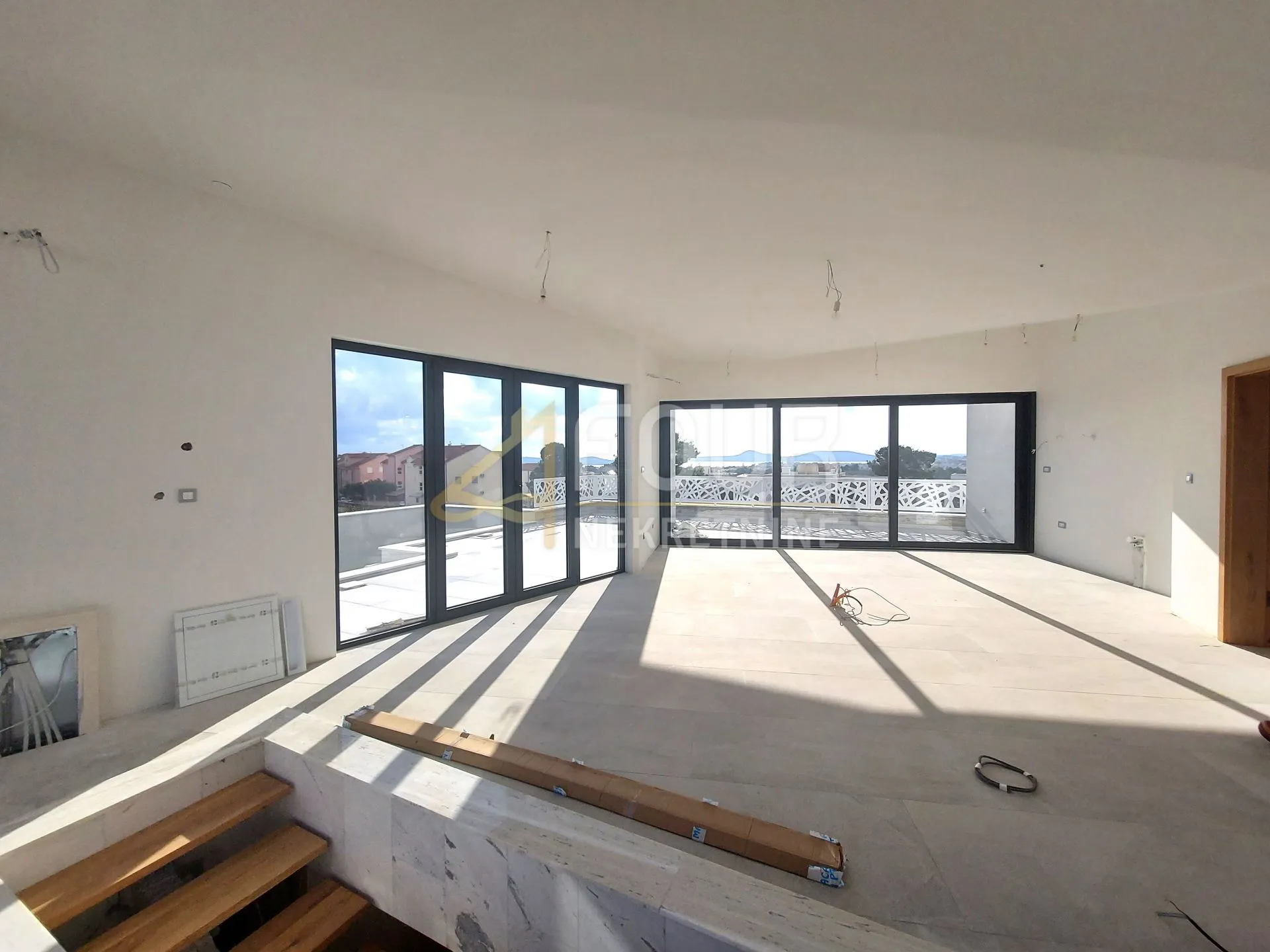 dalmacija, vodice, moderna novogradnja s bazenom - slika 9