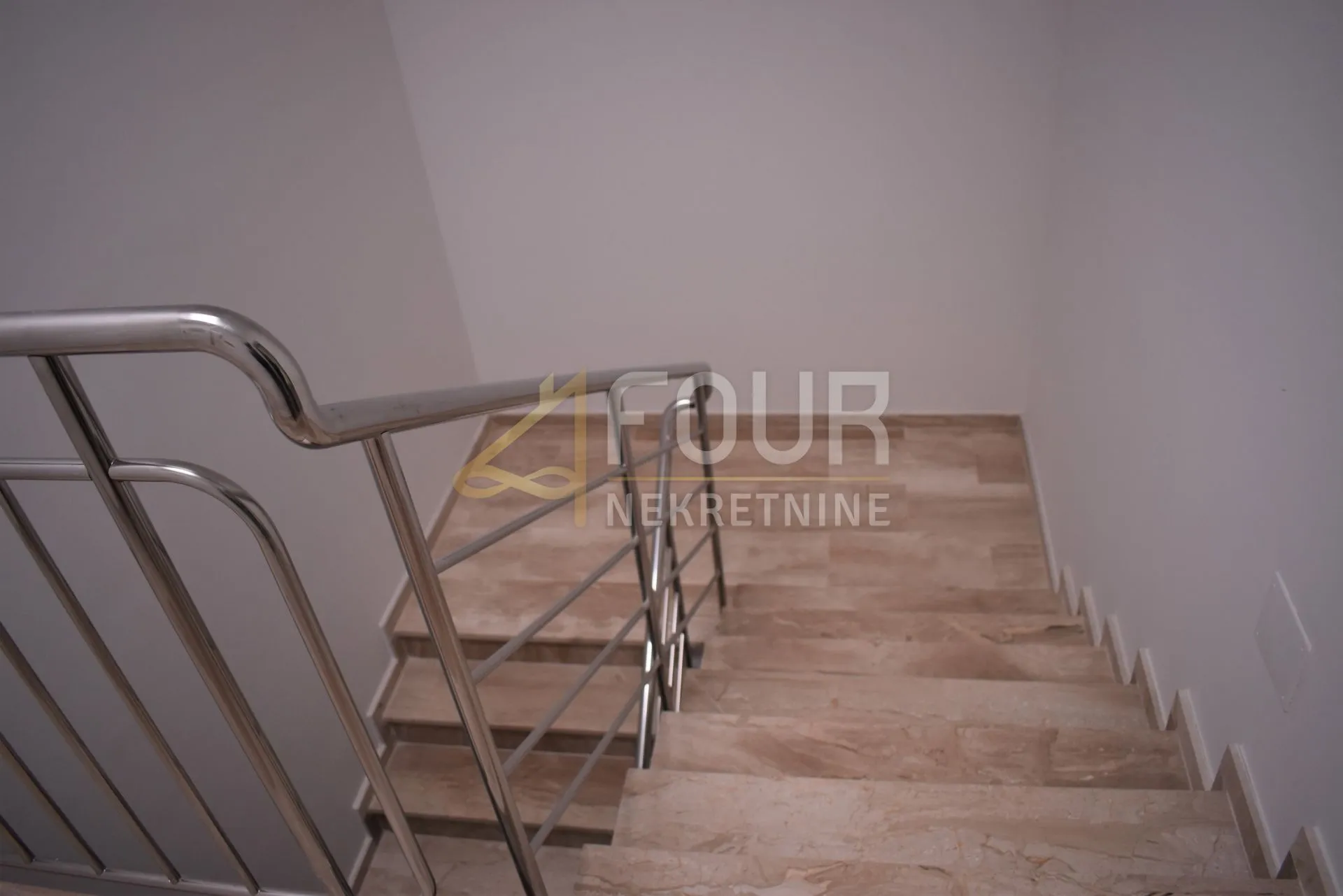 otok krk, njivice, novogradnja, 2s+db, terasa, pogled na more - slika 7