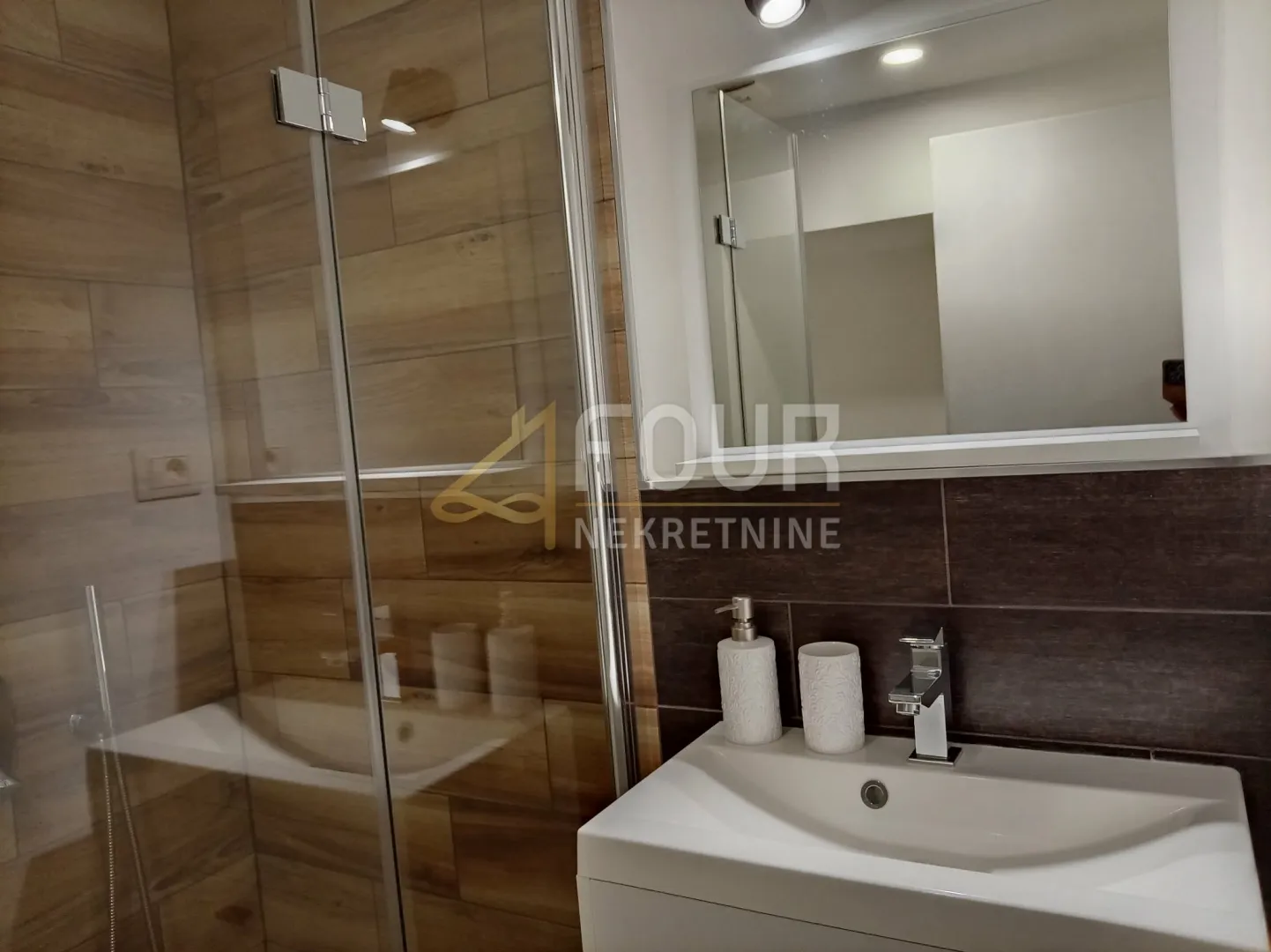 istra, pazin, novoadaptirana kuća od 110m2 - slika 12
