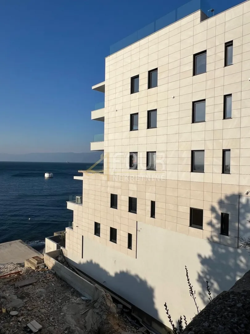 rijeka, pećine, kvalitetna novogradnja - 1. red do mora - slika 6