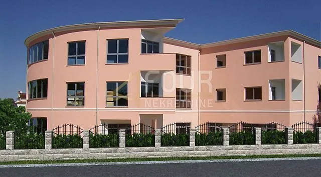 Istra, Rovinj, poslovna zgrada