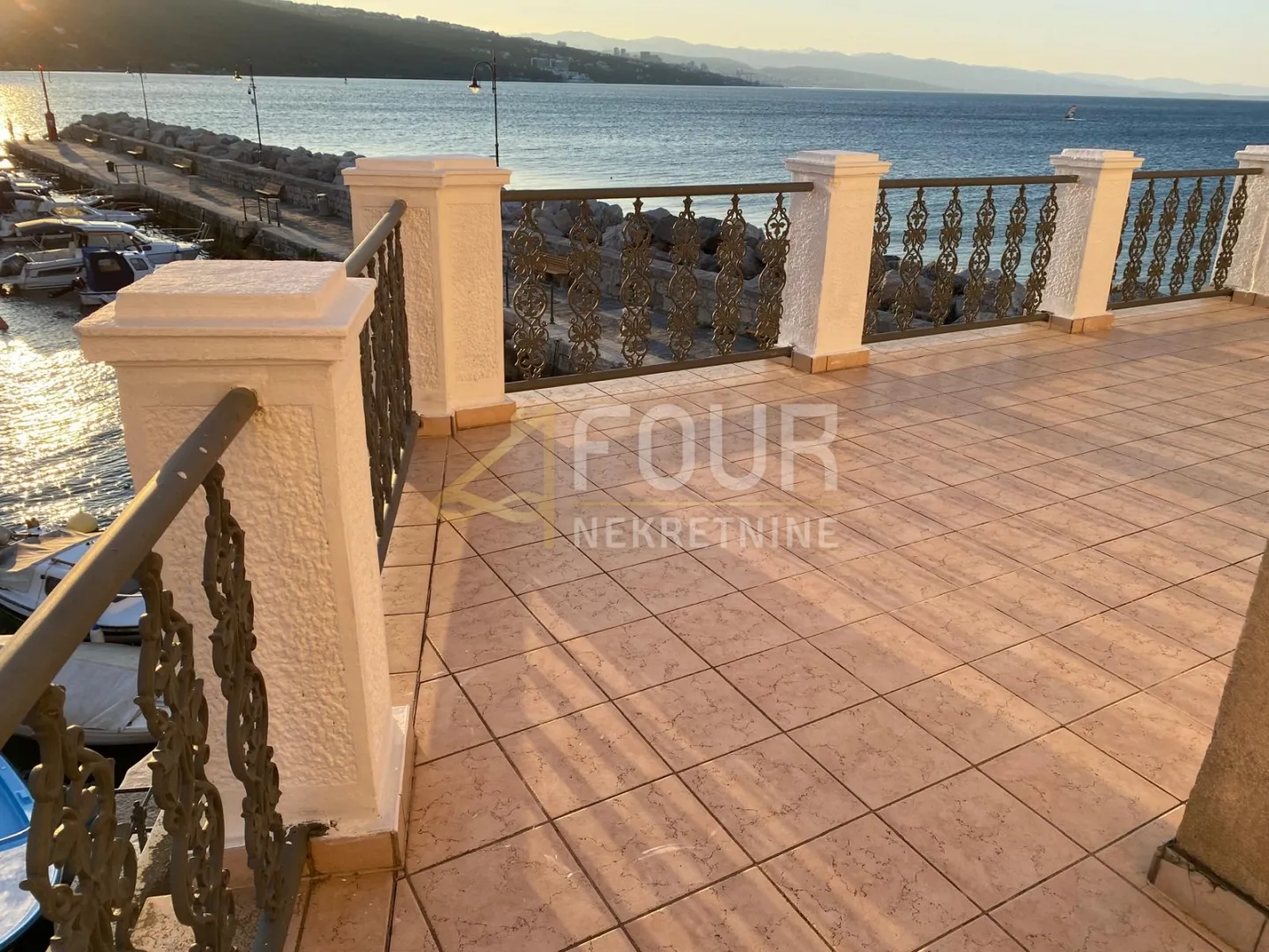 Opatija - Volosko, 1. red do mora, kuća s 3 stana
