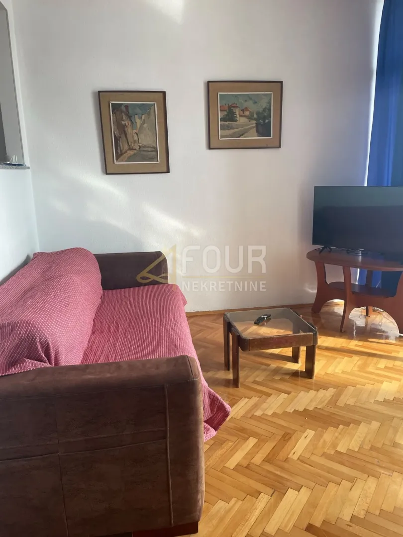 senj, samostojeća kuća s 2 apartmana, okućnica - slika 6
