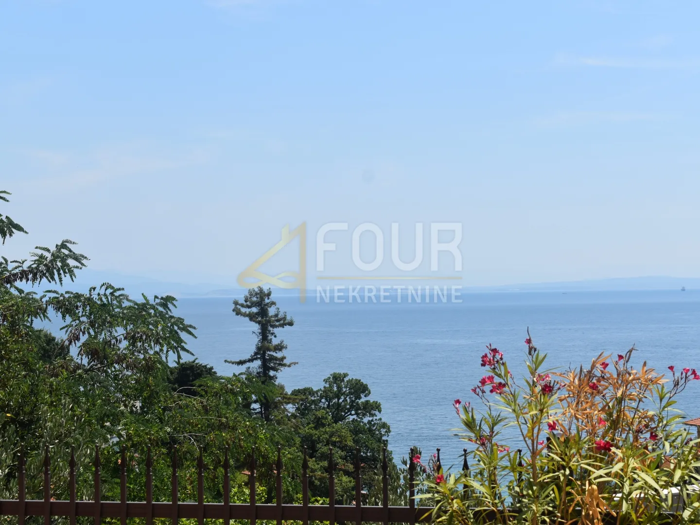 Opatija, 110m2, 3skl, prekrasan pogled na more