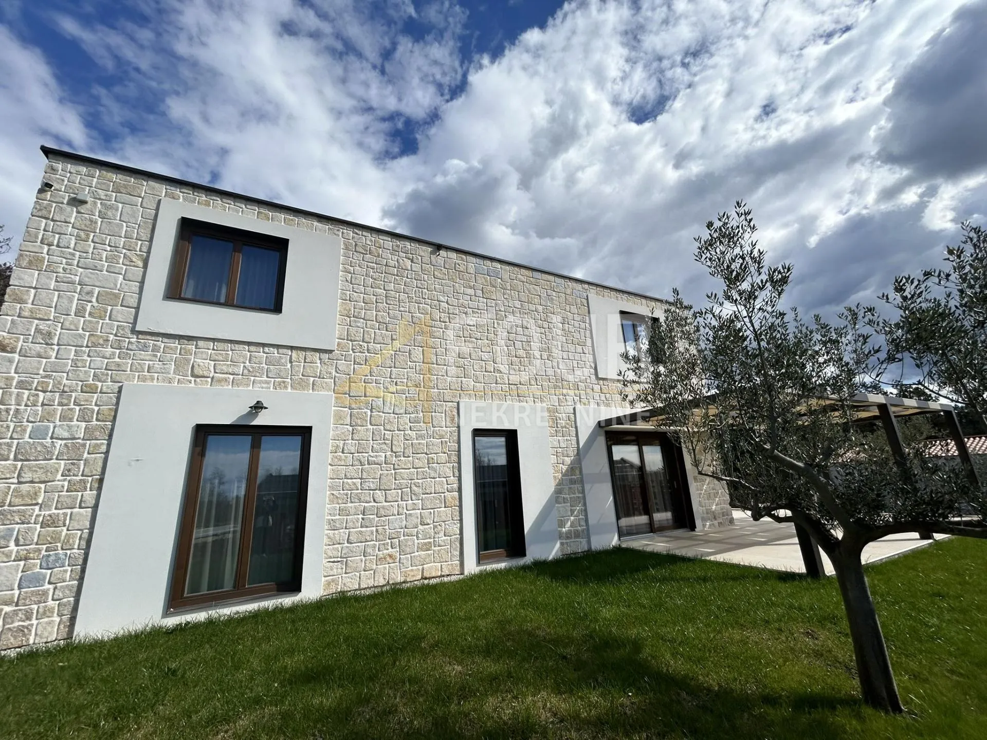 istra, višnjan- okolica, novogradnja, kuća s bazenom - slika 9