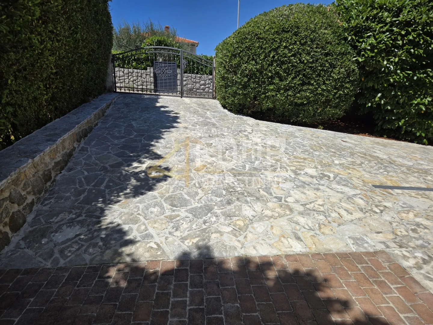 otok krk, 2s+db, 194.2m2, terasa, balkon, garaža - slika 30