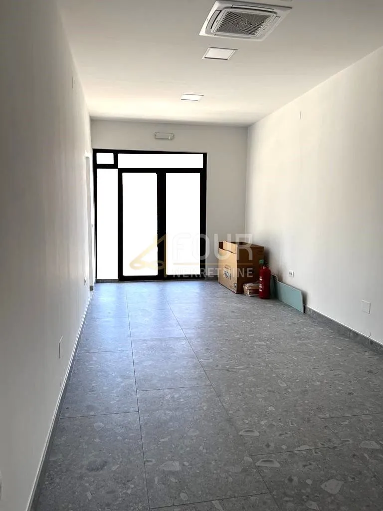 bribir, novoadaptiran poslovni prostor s dvorištem - slika 5