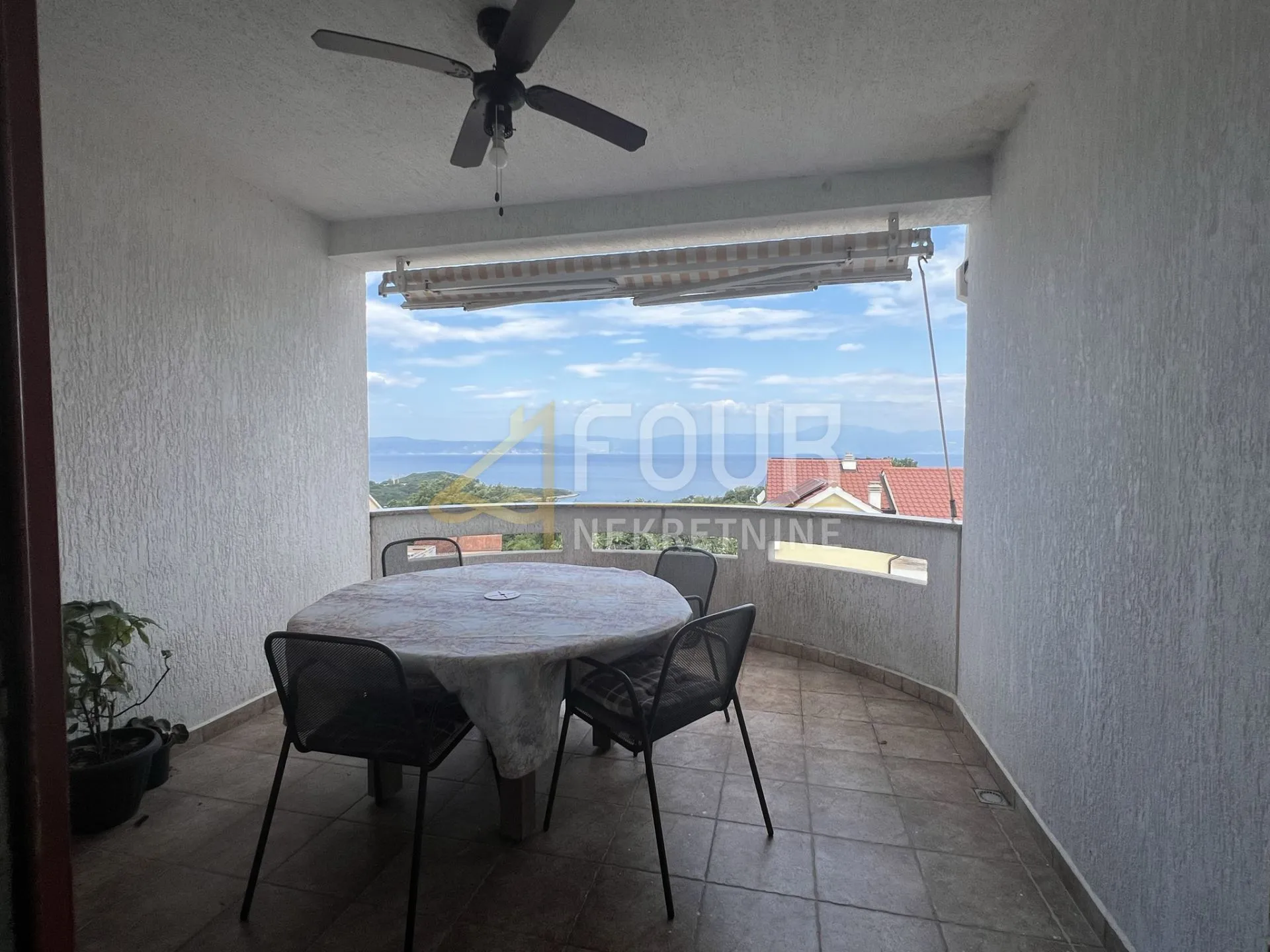 otok krk, njivice, 2s+db+studio apartman, 500m od mora - slika 2