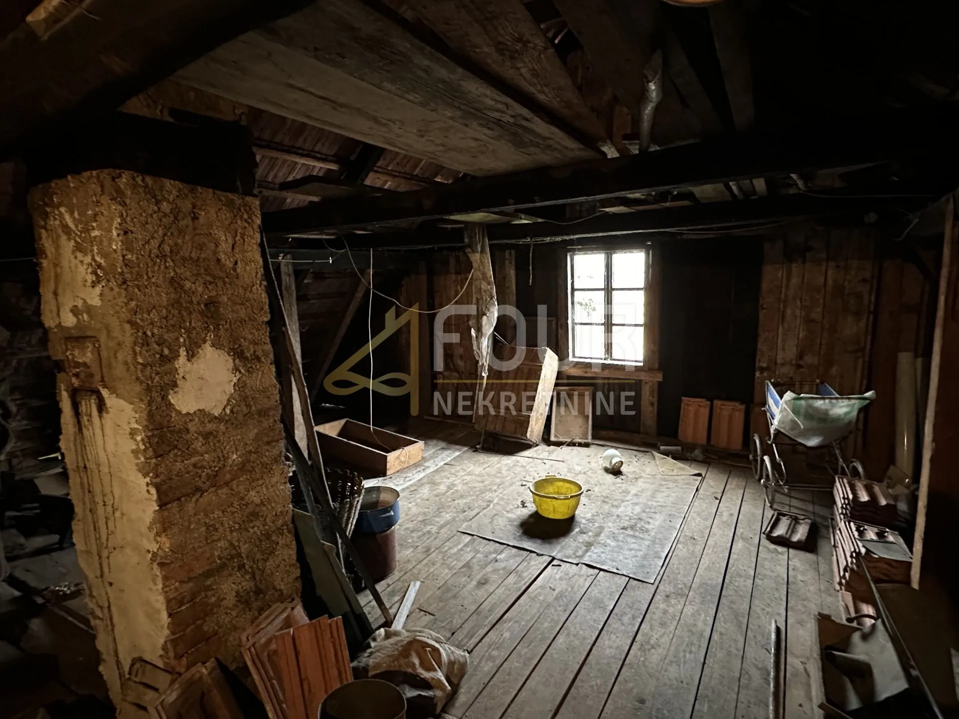 gorski kotar, brod moravice, samostojeća kuća 120m2, okućnica - slika 14