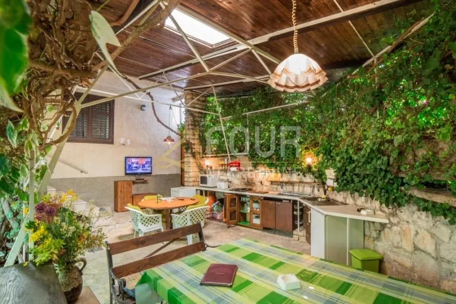 dalmacija, vodice, 550m2, kuća s turističkim potencijalom! - slika 2