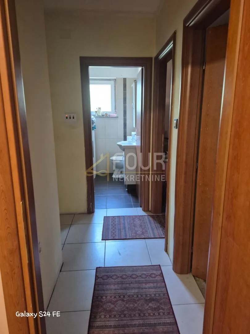 mavrinci, 230m2, samostojeća kuća - 3 stana - slika 13