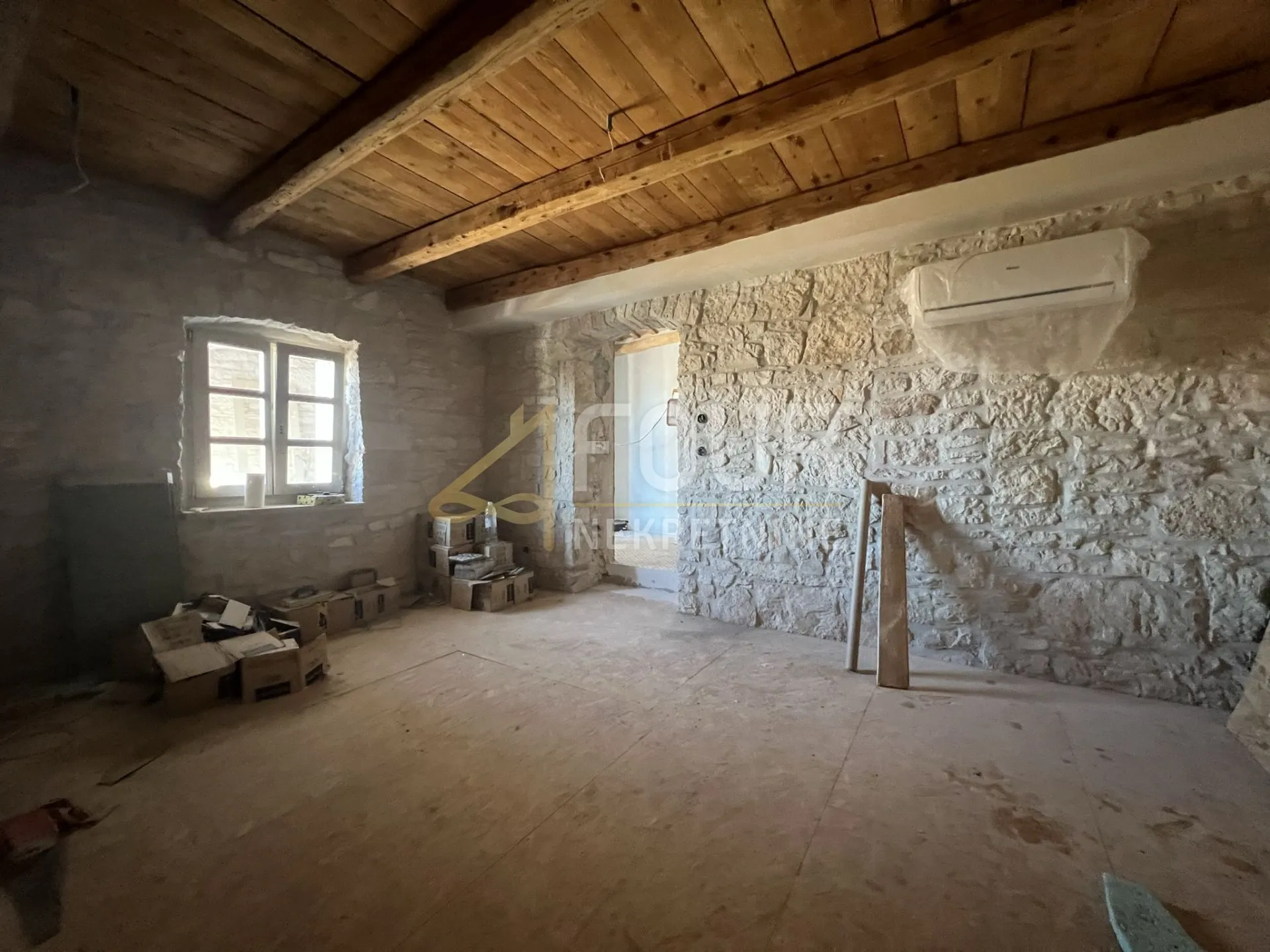 istra, kaštelir, vila s bazenom i saunom - slika 17