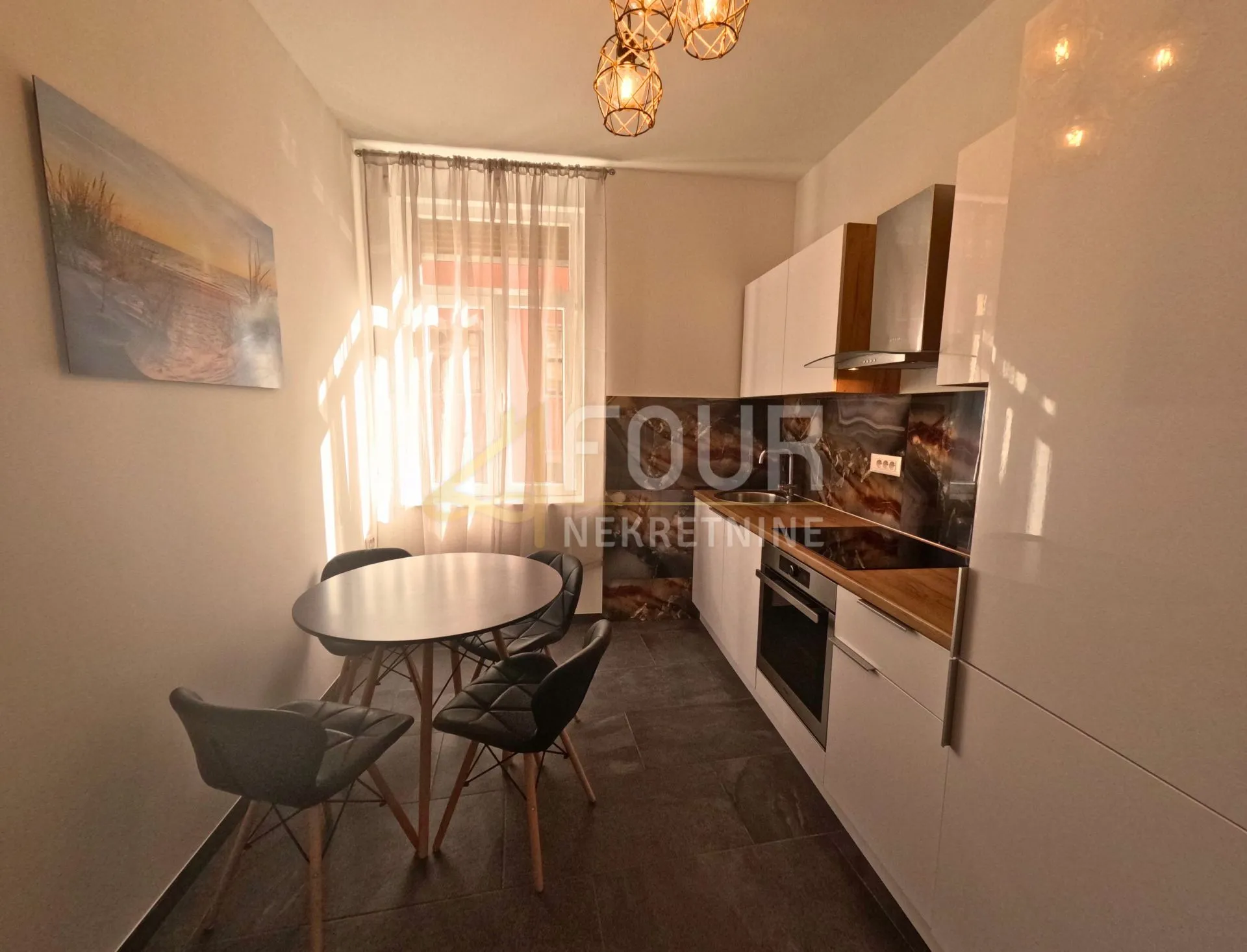rijeka, širi centar, 98.48m2, 4s+db, balkon, adaptiran gospodski stan! - slika 3