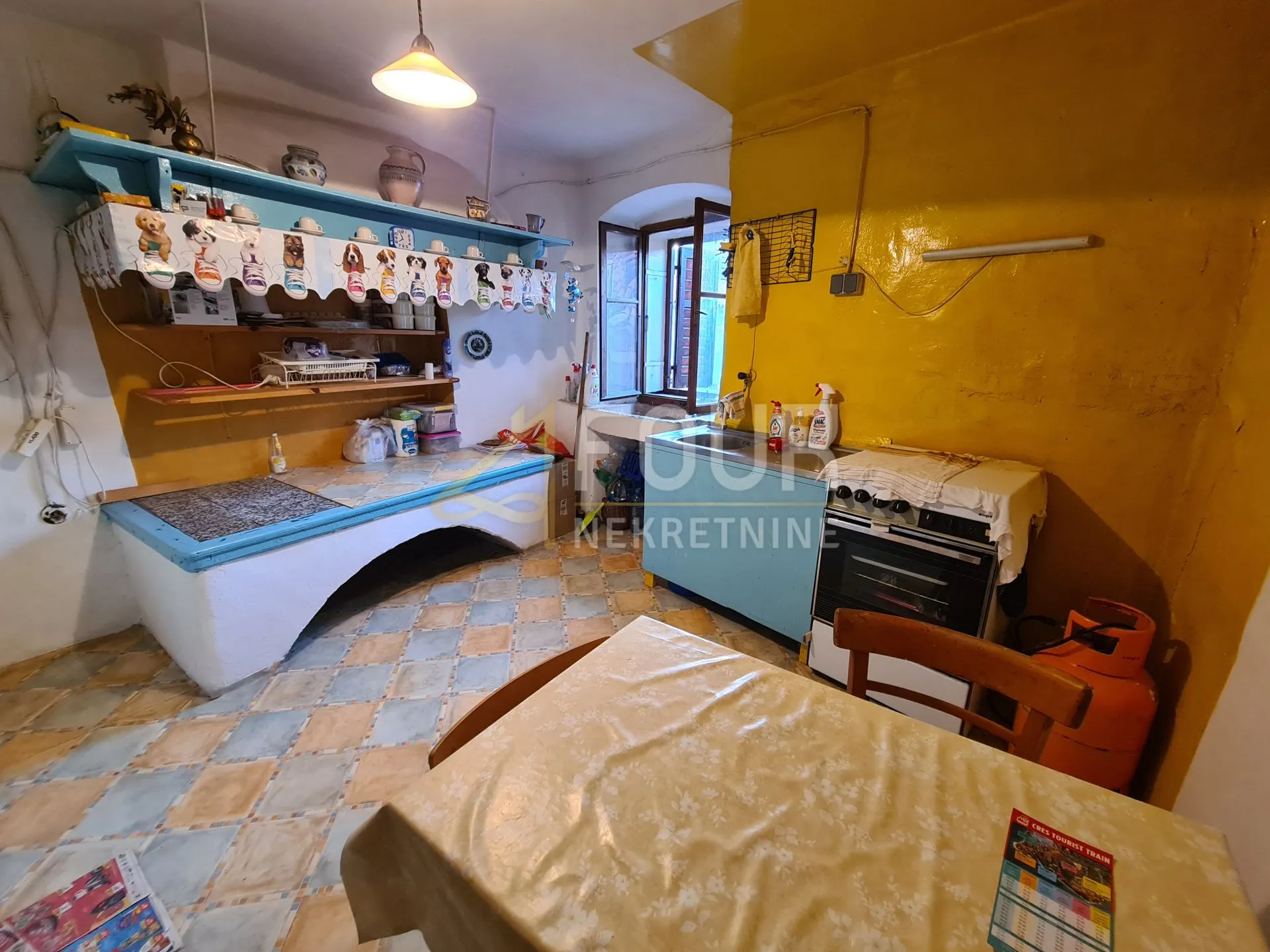 otok cres, cres, stan u staroj jezgri, 44m2, 2s+db, 60m do mora - slika 2