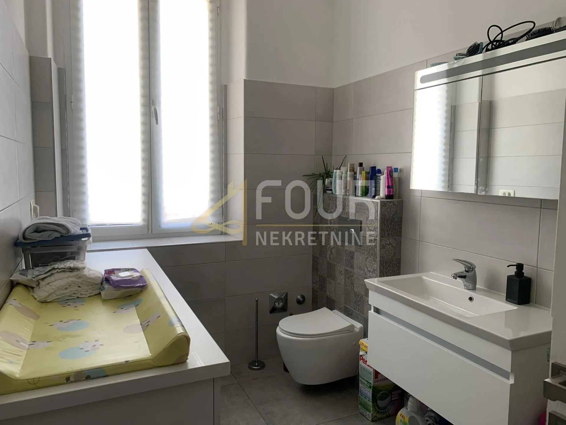 rijeka, potok, 122.62m2, funkcionira kao 2 stana - slika 9