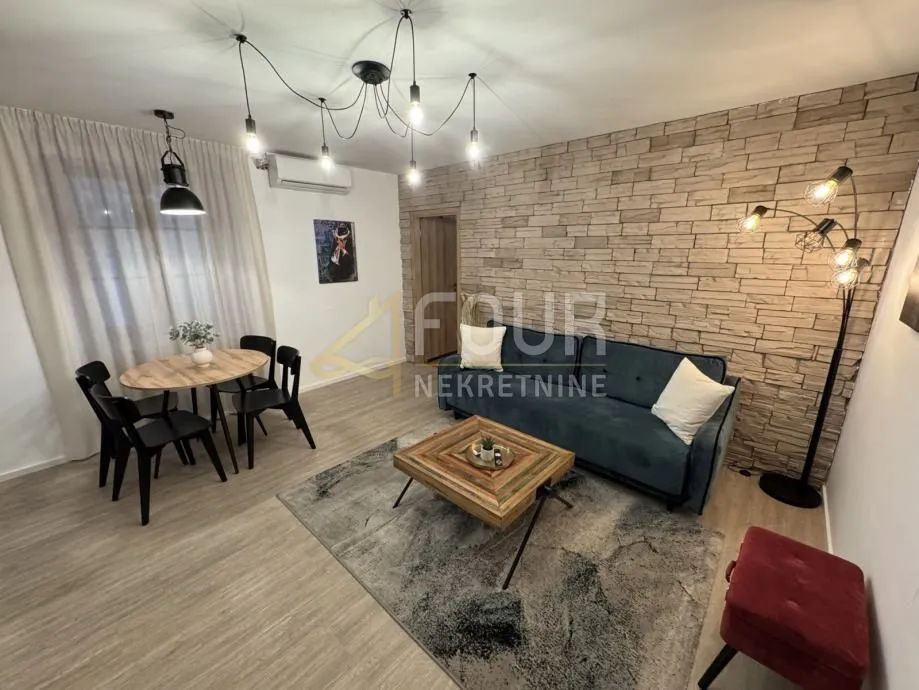 rijeka, centar - strogi, 81.18m2, u naravi 2 stana tik uz korzo - slika 2