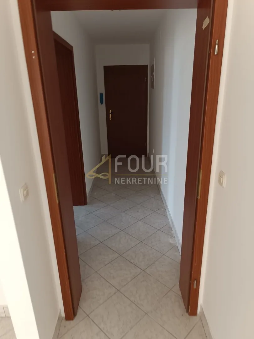 otok krk, njivice, 78.70m2, u naravi 2 stana, terasa, pogled na more - slika 7
