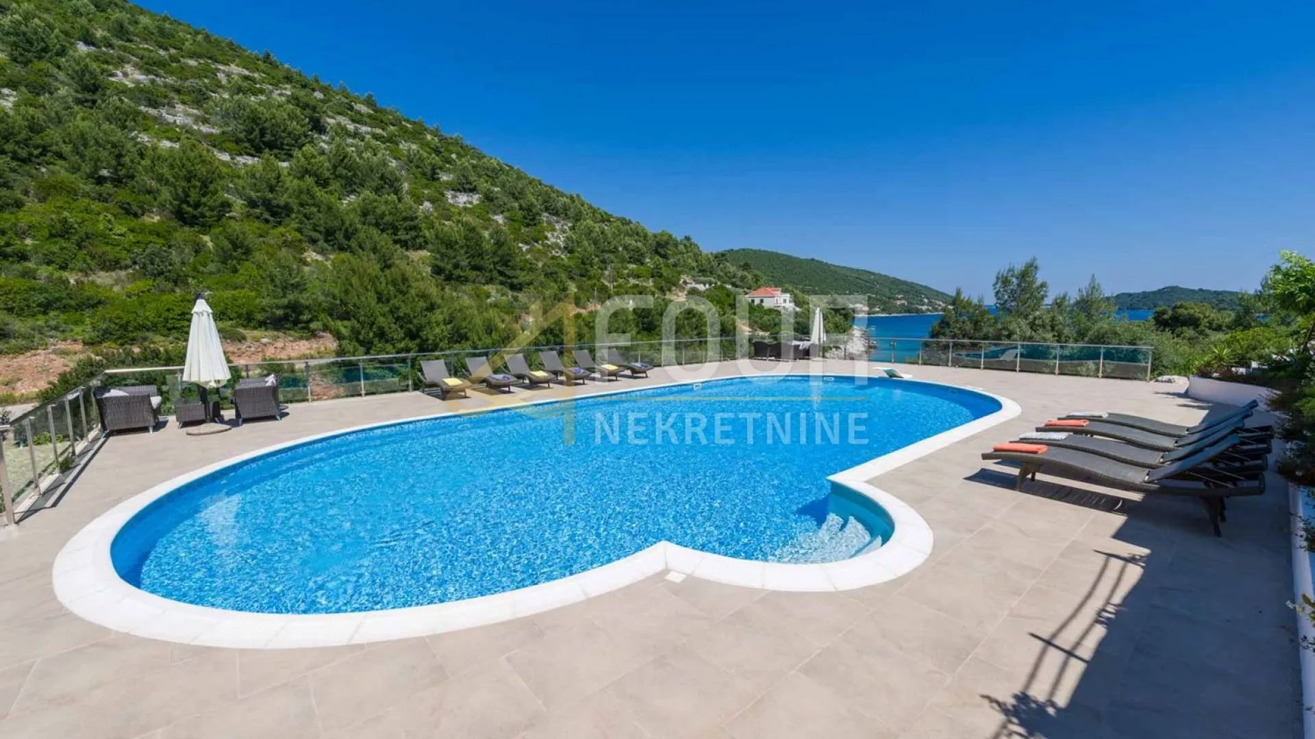 otok korčula, vila s bazenom - prvi red do mora ! - slika 2