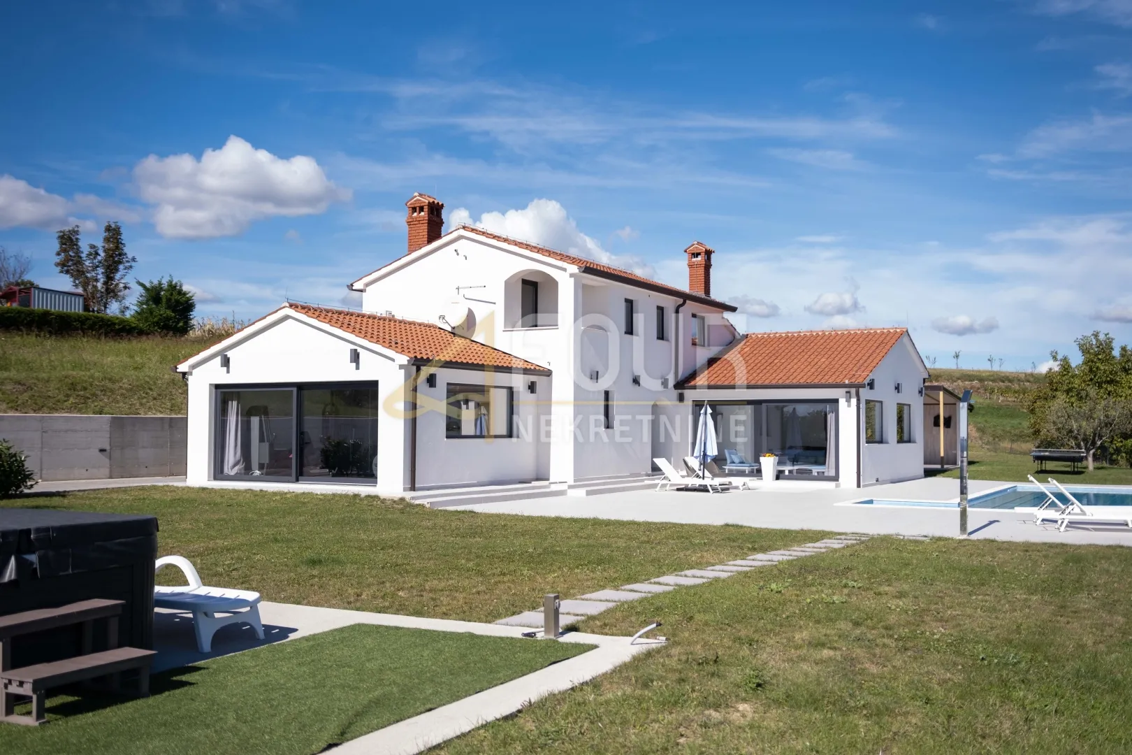 istra, buzet, luksuzna vila s bazenom - slika 3