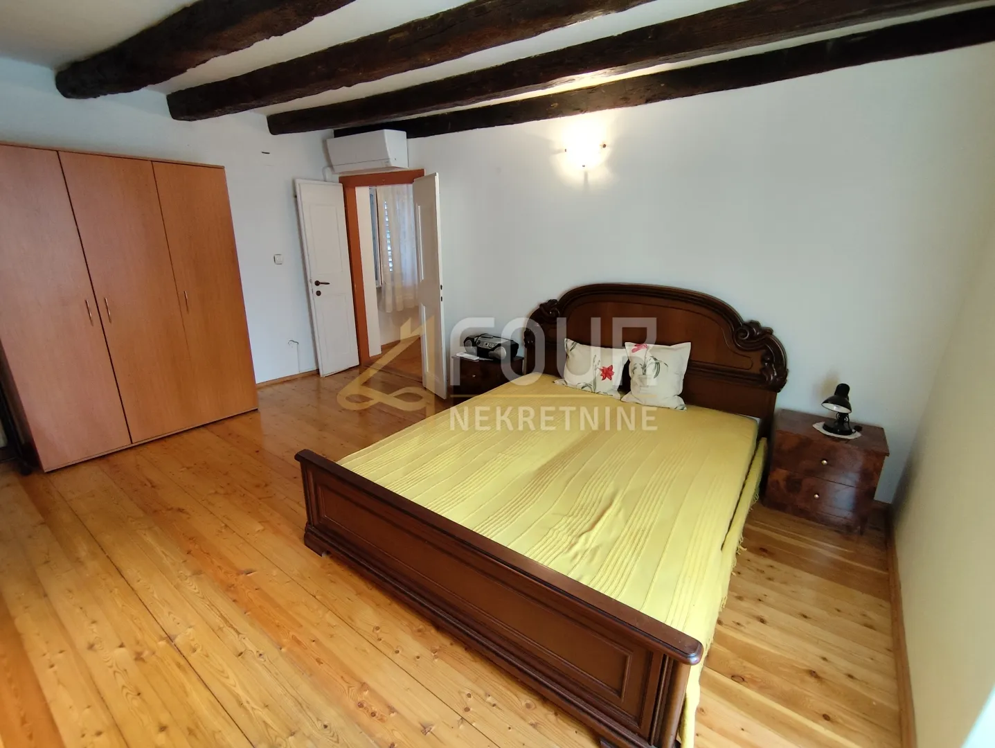 istra, marčana - okolica, autohtona kuća s dva stana 198m2 - slika 12