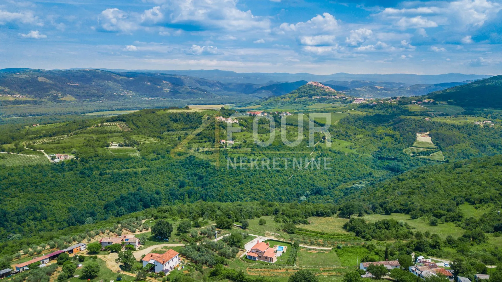 Istra, Karojba, poljoprivredno zemljište 8687m2