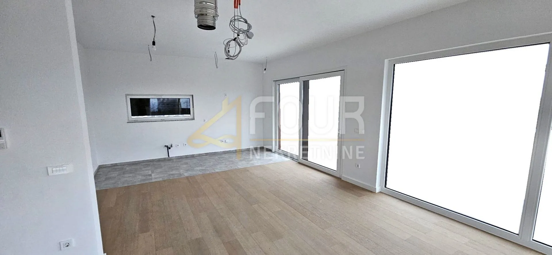 Velika Gorica, dvoetažni 3s+db, 141.91m2, terasa