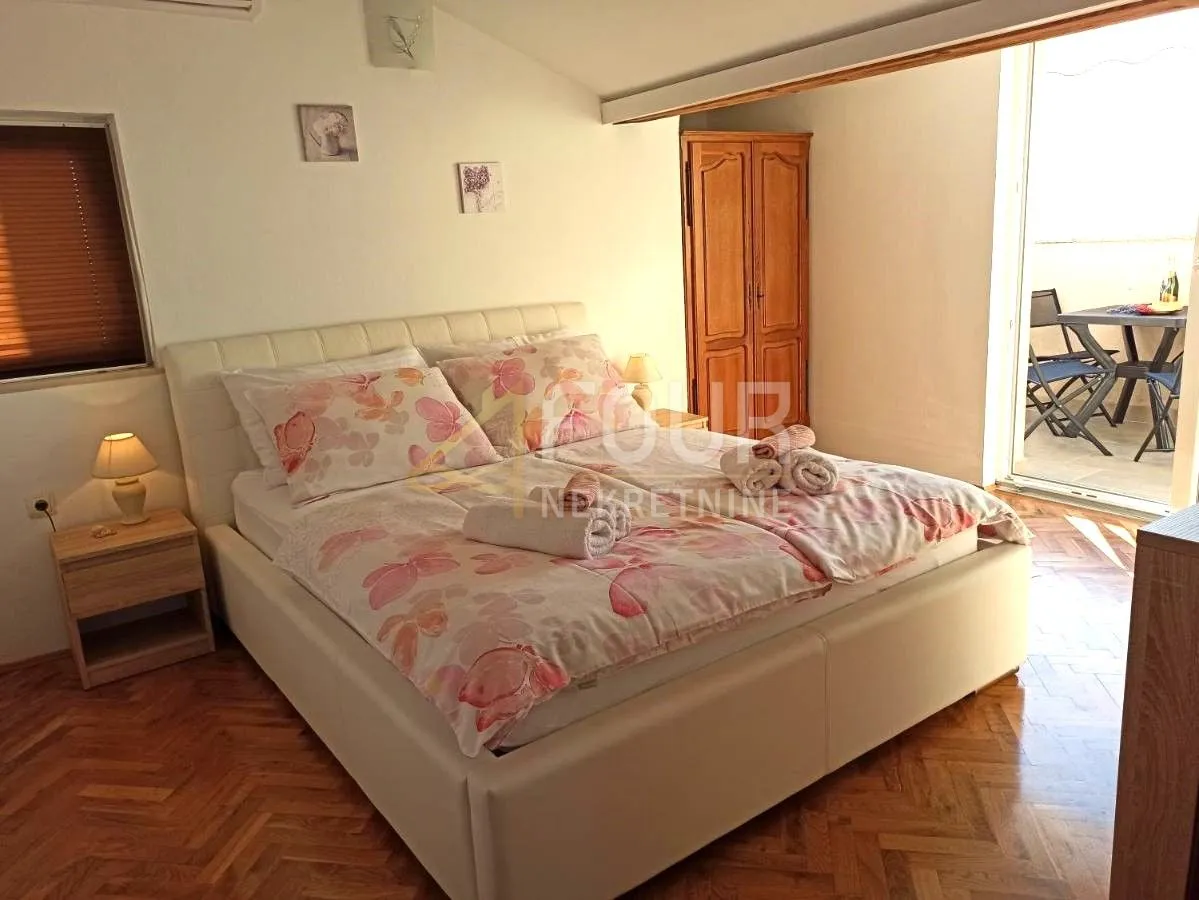 otok krk, malinska, kuća s 4 stana, bungalov, uređna okućnica, blizina mora - slika 19