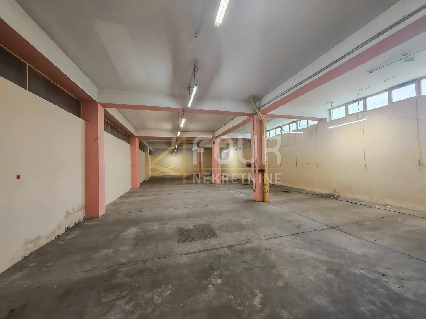Istra, Pula, poslovni prostor, hala, 240m2