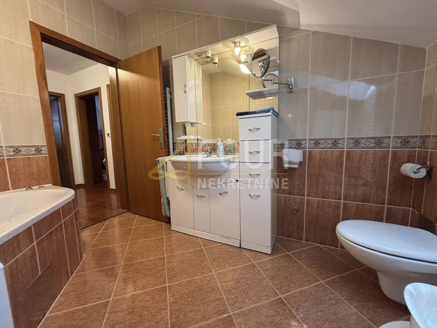 opatija, ičići, 92.18m2, dvoetažni stan, garaža - slika 16