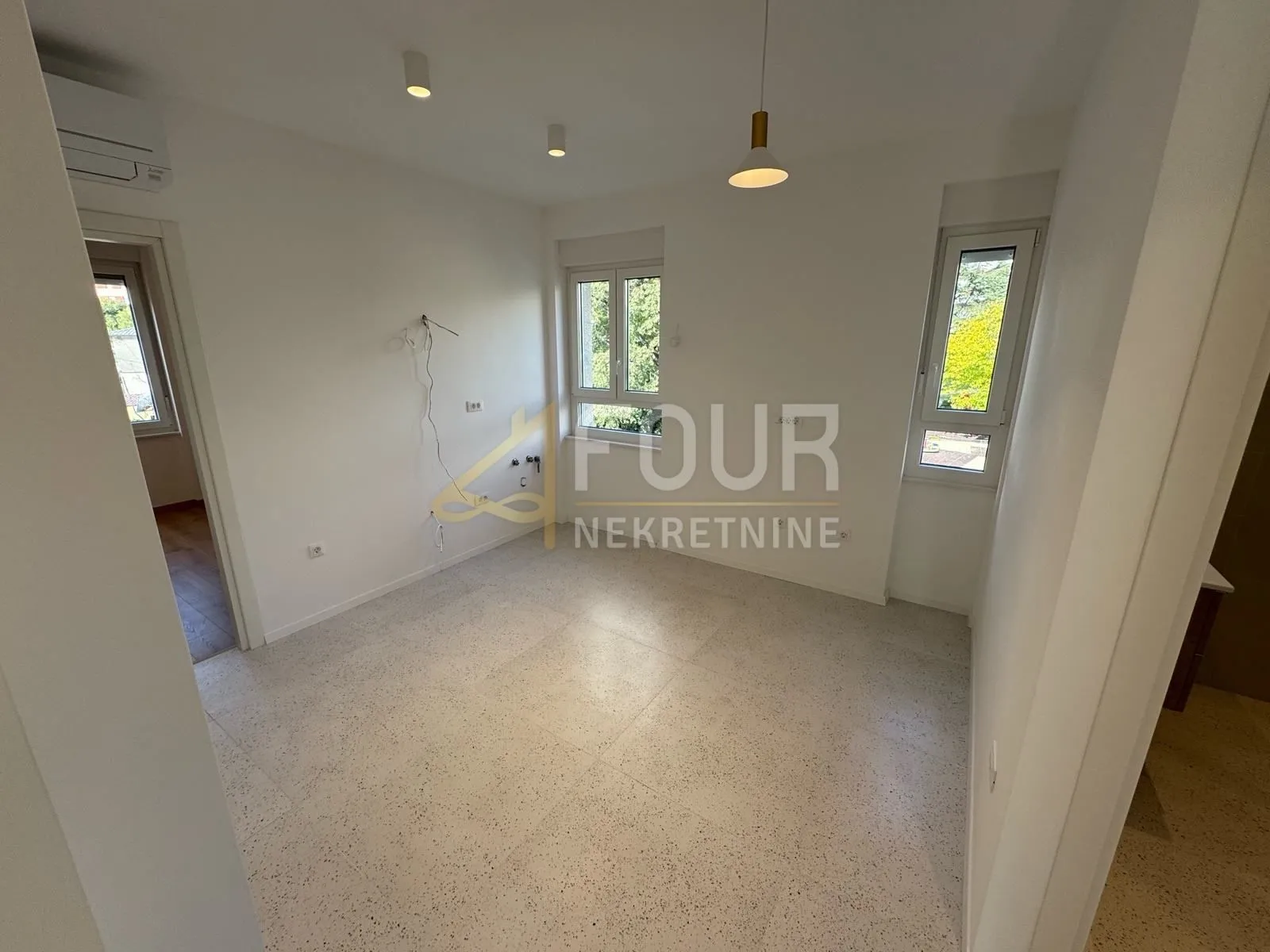 rijeka, vojak, 97m2, 3skl, balkon - slika 10